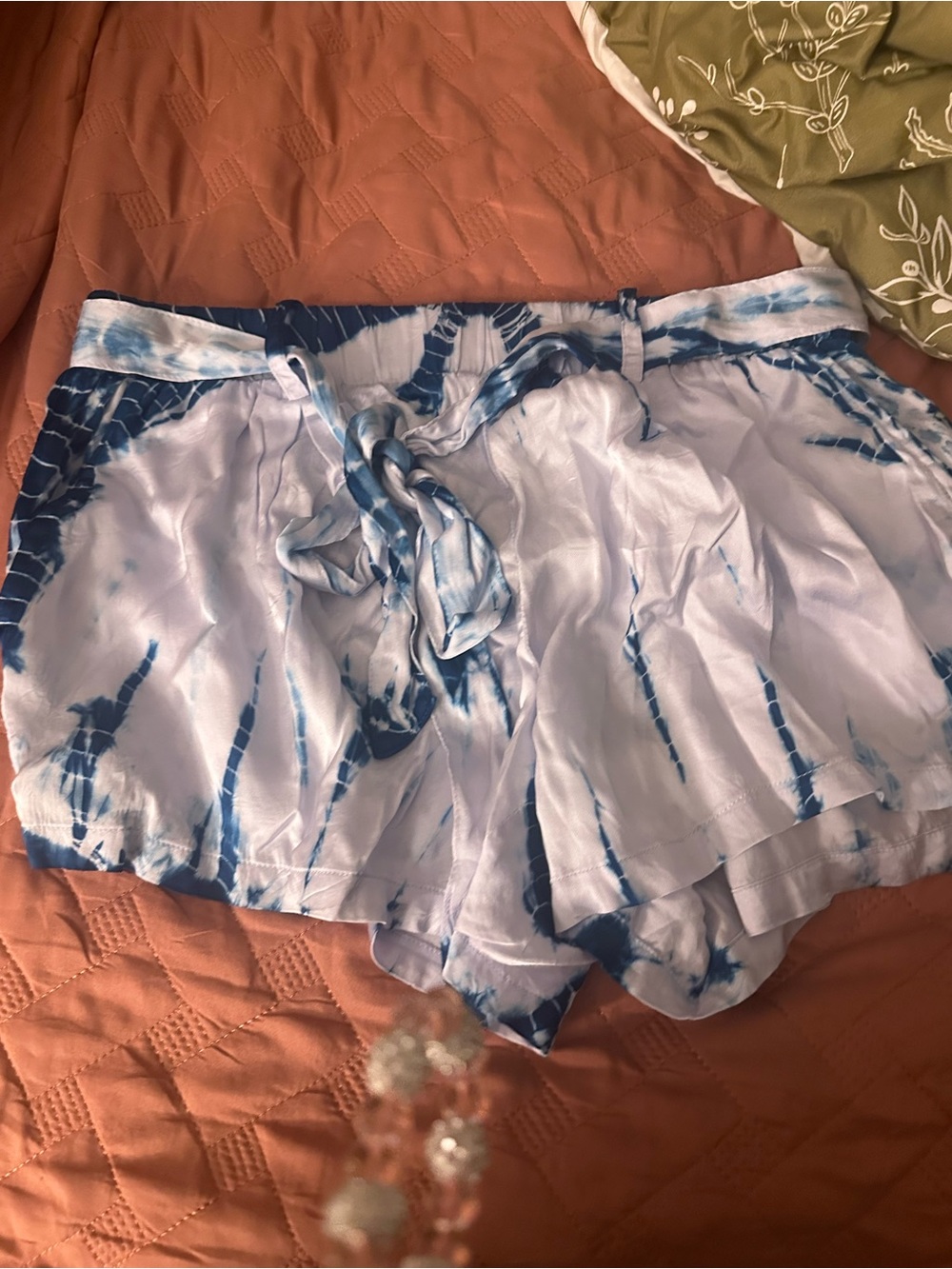 Chaser blue and white tie-dye Shorty shorts belted women’s size Small NWT